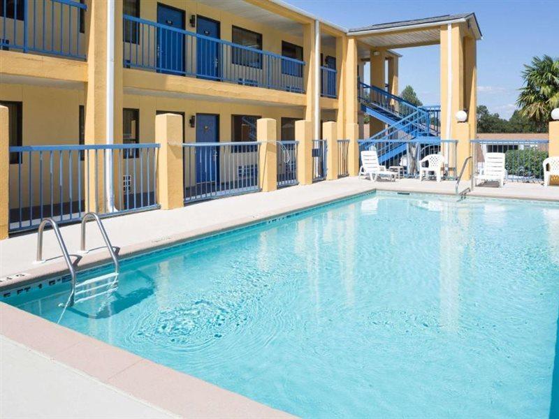 Days Inn By Wyndham Enterprise Exterior photo