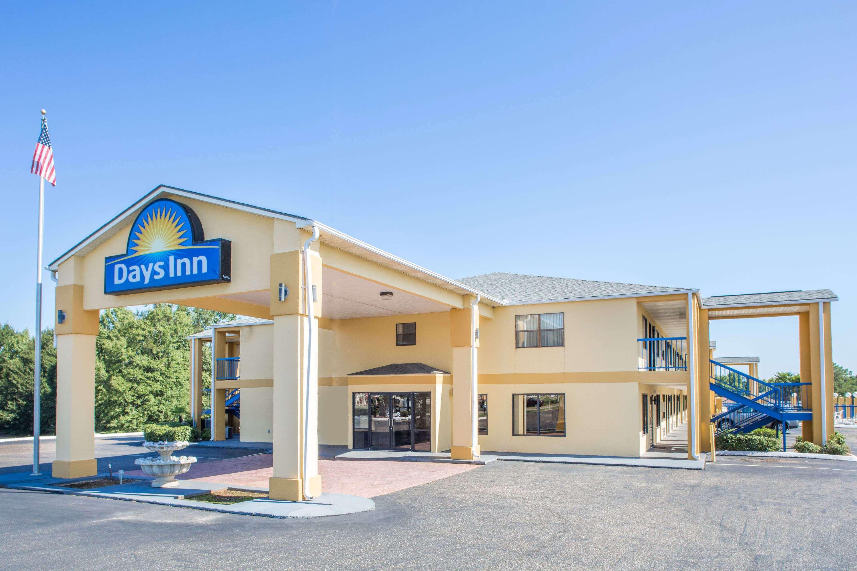 Days Inn By Wyndham Enterprise Exterior photo